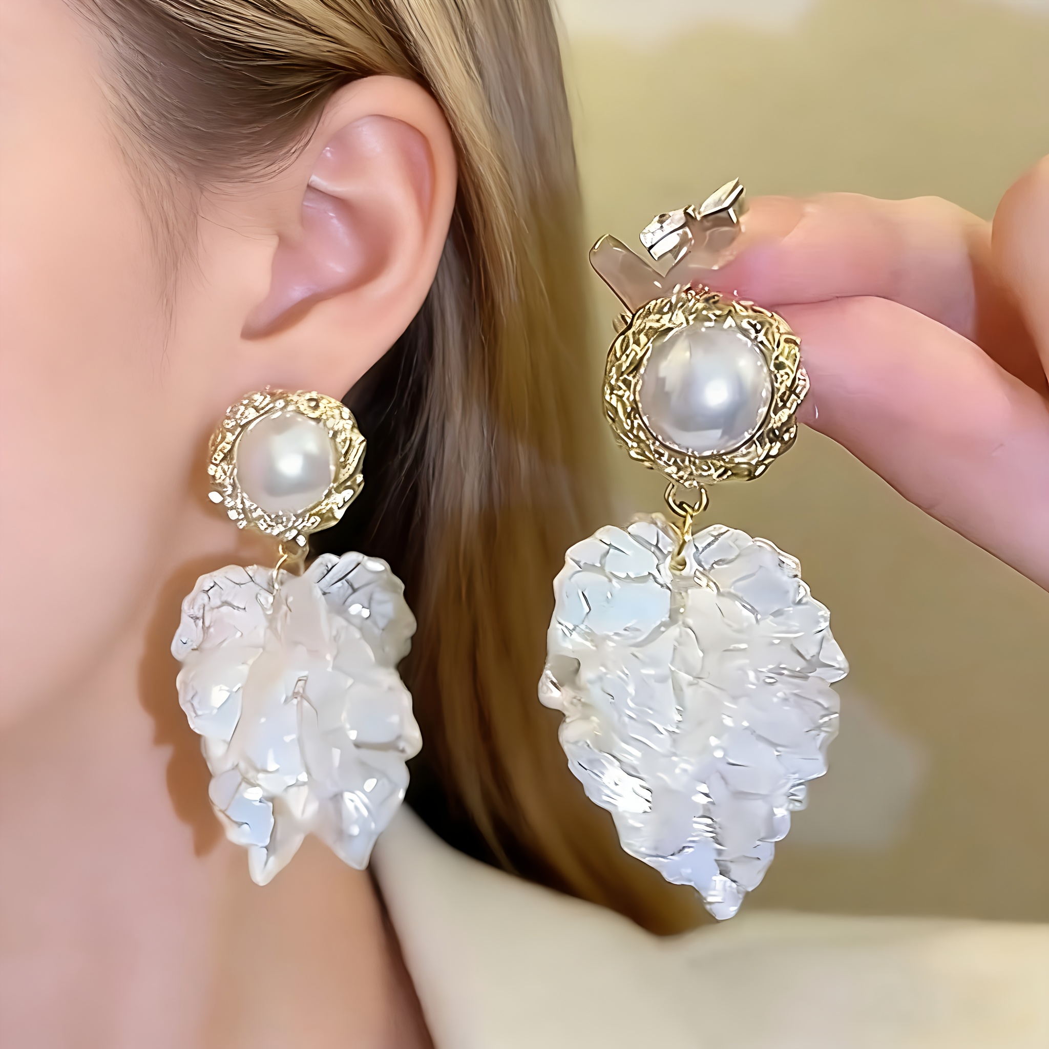 Women's Chinese-Style Cracked Ice Leaf Pendant with Pearl Imitation Earrings